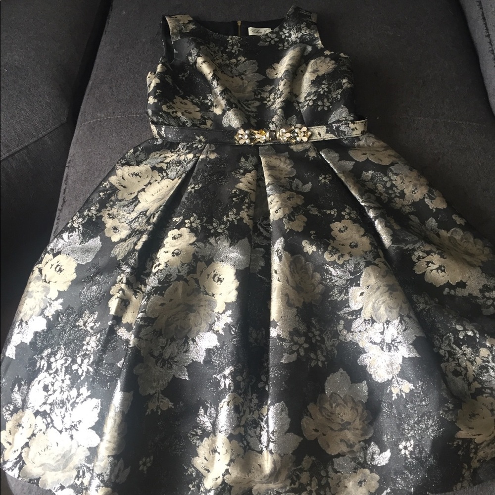 Sleeveless dress